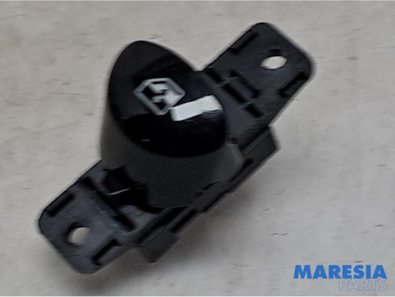 Fiat - 500 - Electric window switch