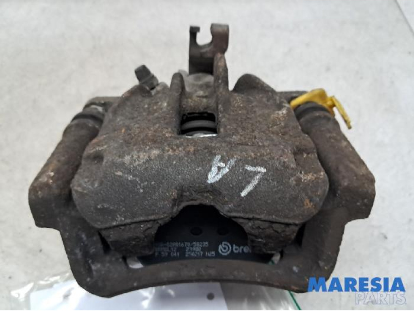 Renault - Trafic - Rear brake calliper, left