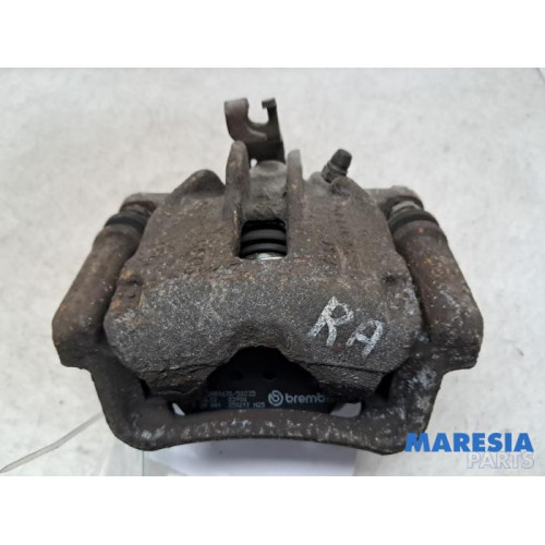 Renault - Trafic - Rear brake calliper, right