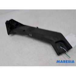 Renault - Trafic - Front part support