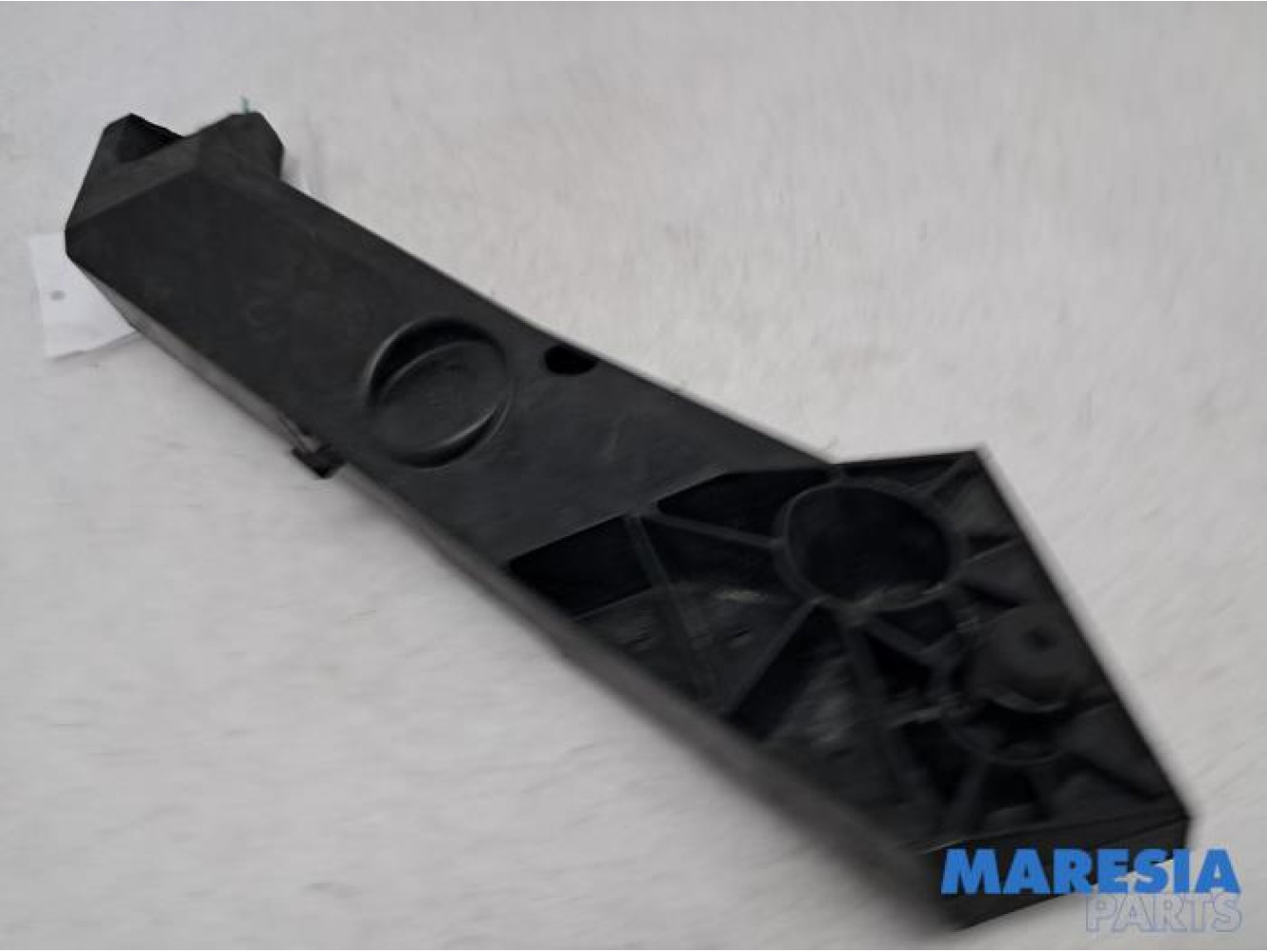 Renault - Trafic - Front part support