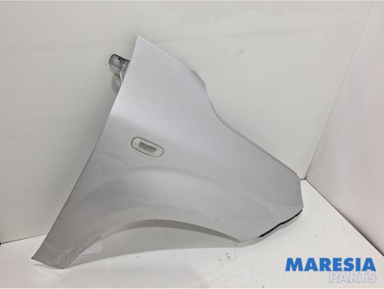 Fiat - Panda - Front wing, right