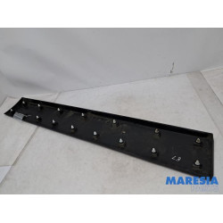 Renault - Trafic - Decorative strip