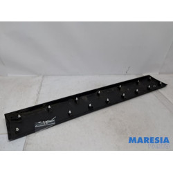 Renault - Trafic - Decorative strip