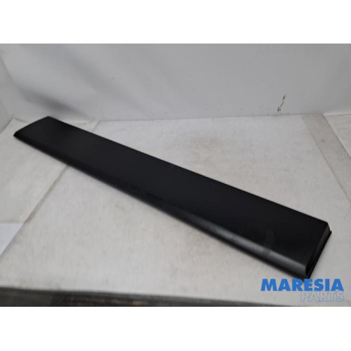 Renault - Trafic - Decorative strip