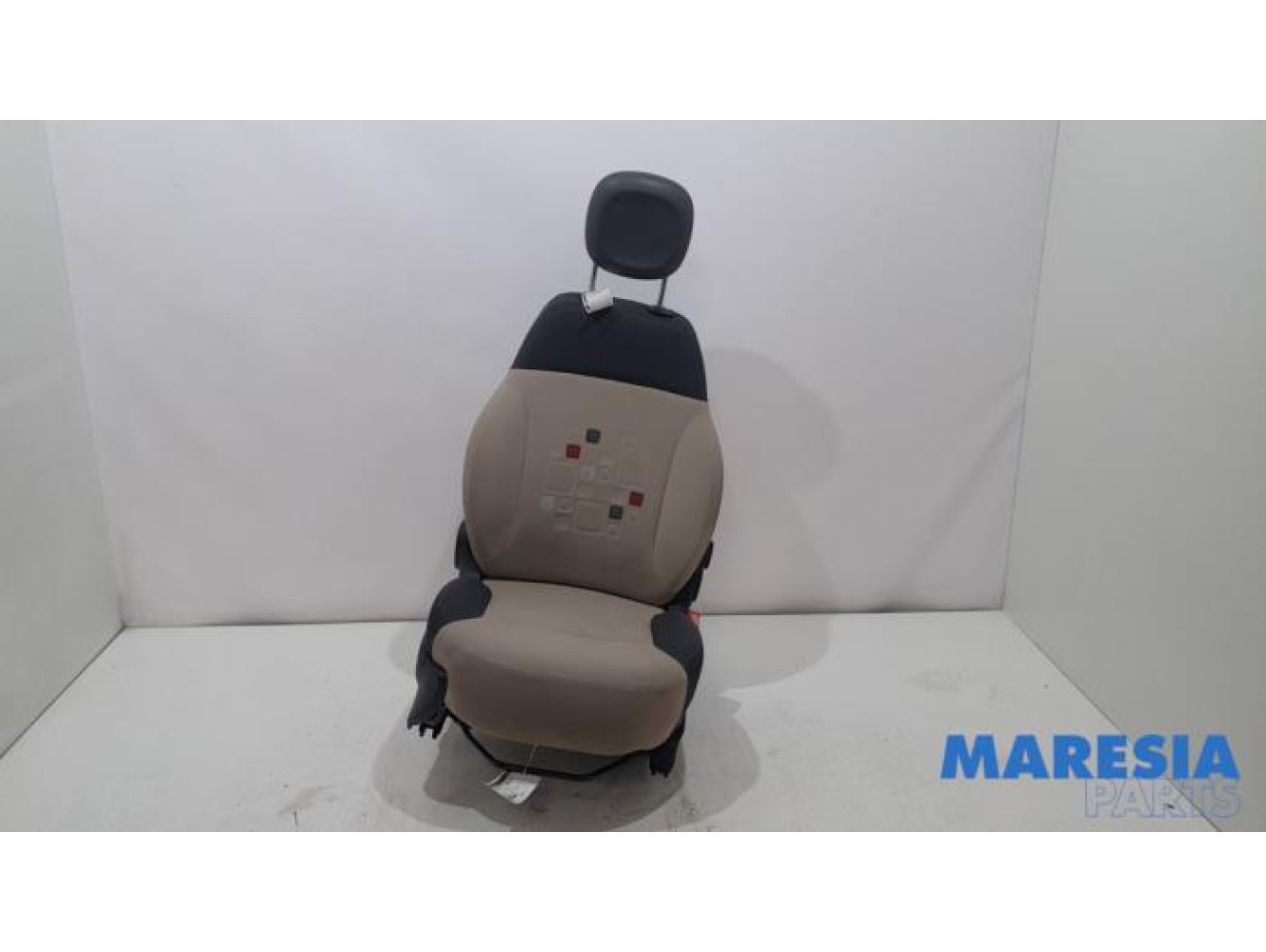 Fiat - Panda - Seat, right