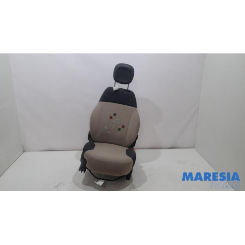 Fiat - Panda - Seat, right