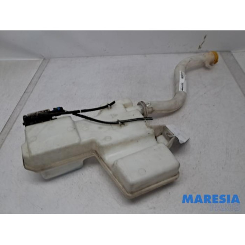 Renault - Trafic - Front windscreen washer reservoir