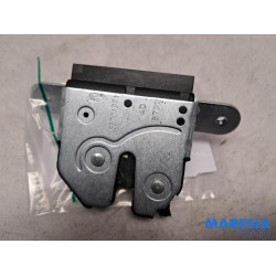 Fiat - 500 - Tailgate lock mechanism