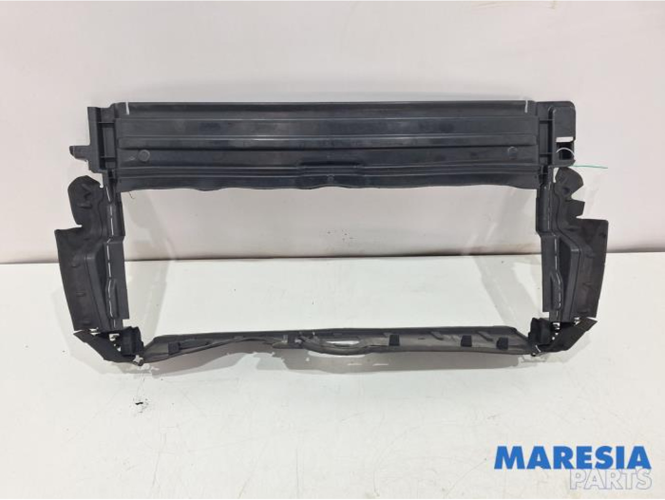 Renault - Trafic - Air funnel