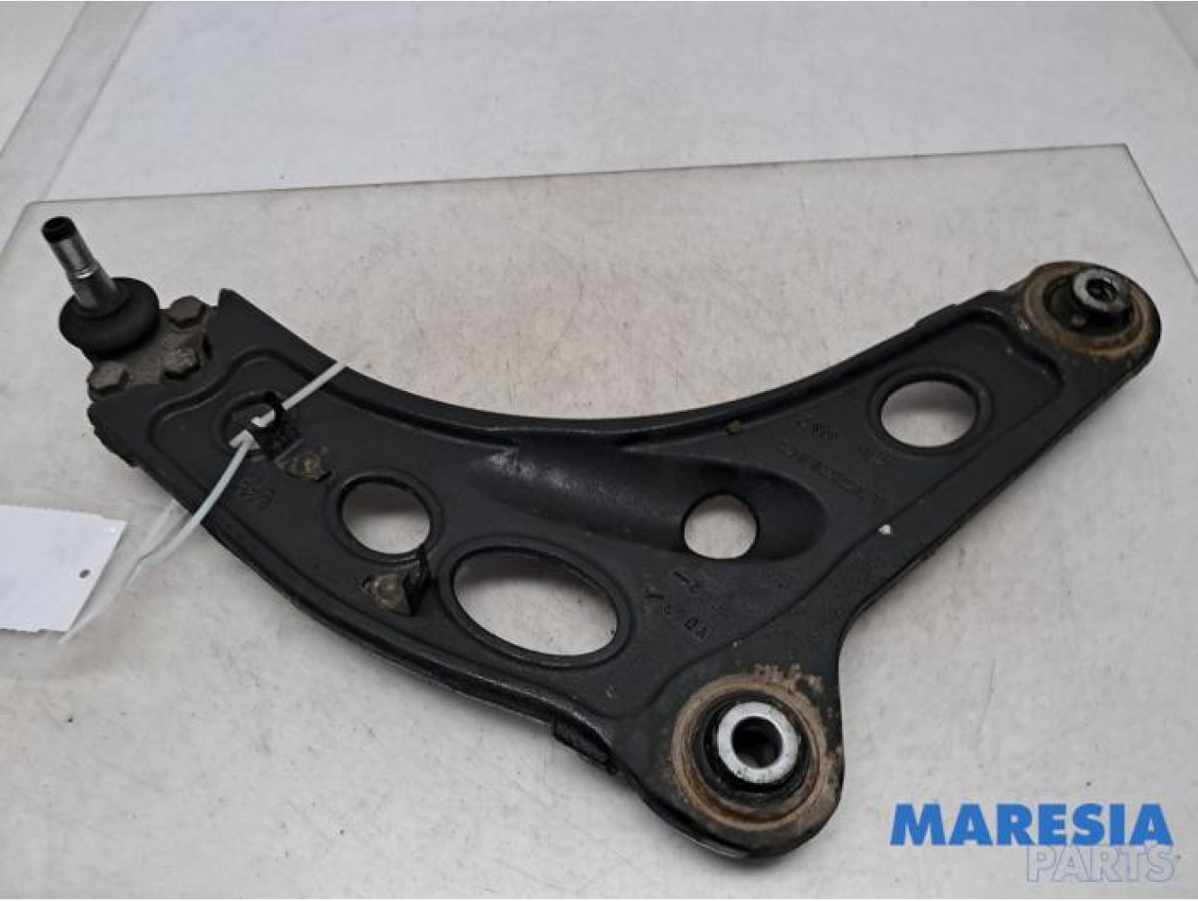 Renault - Trafic - Front lower wishbone, right