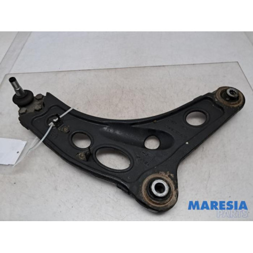 Renault - Trafic - Front lower wishbone, right