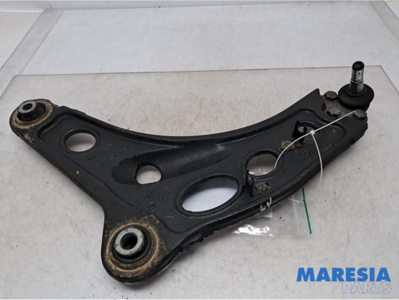 Renault - Trafic - Front lower wishbone, left