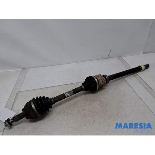 Renault - Trafic - Front drive shaft, right