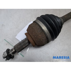 Renault - Trafic - Front drive shaft, left