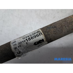 Renault - Trafic - Front drive shaft, left