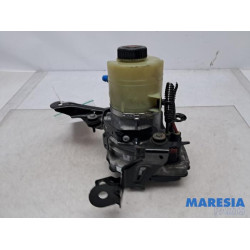 Renault - Trafic - Power steering pump