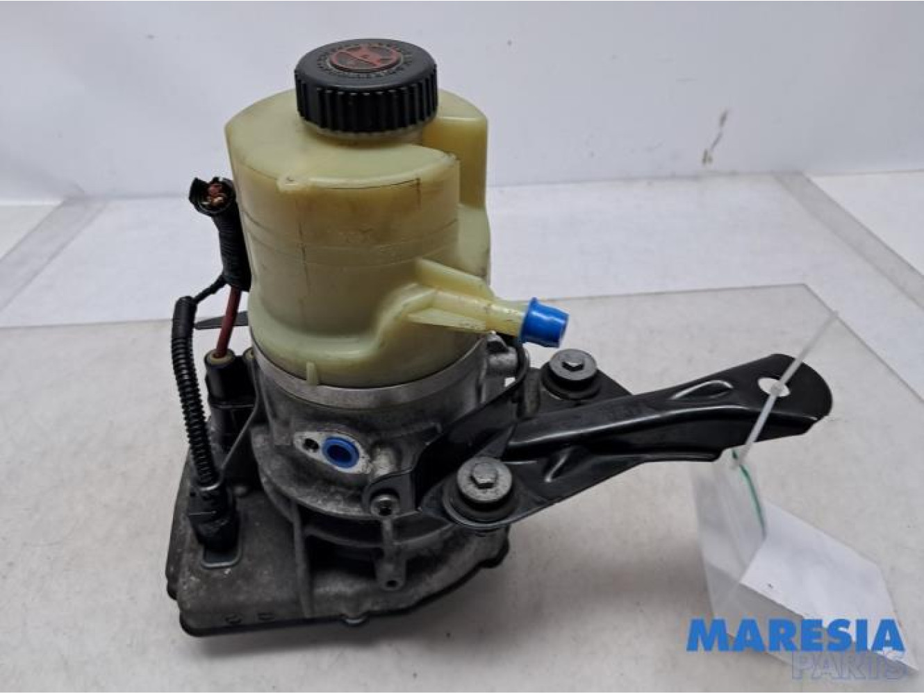 Renault - Trafic - Power steering pump
