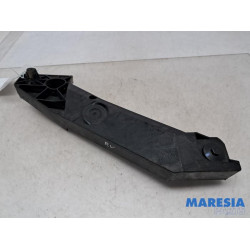 Renault - Trafic - Frontdeel steun