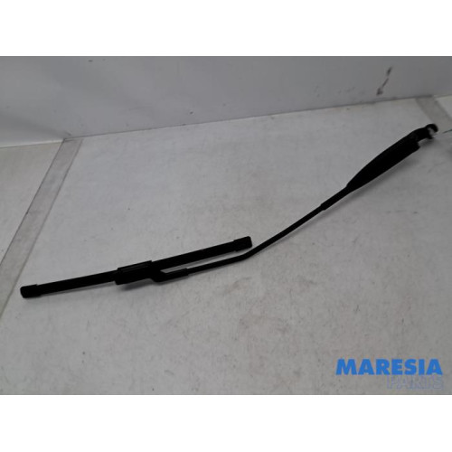 Fiat - Panda - Front wiper arm
