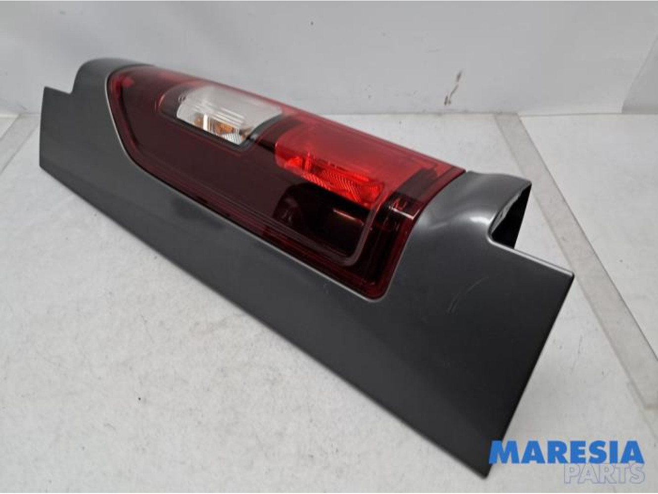 Renault - Trafic - Taillight, left