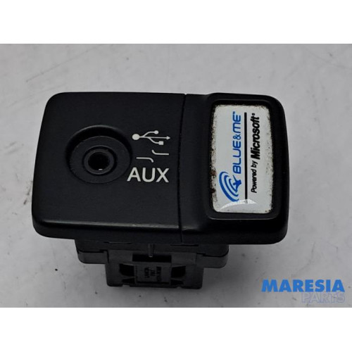 Fiat - Panda - AUX / USB connection