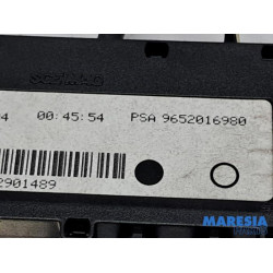 Peugeot - 307 - Antenna Amplifier