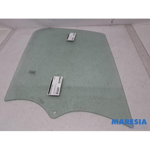 Renault - Trafic - Door window 2-door, right