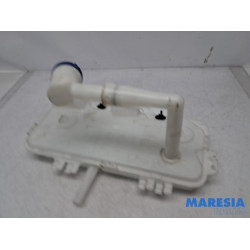 Opel - Combo - Front windscreen washer reservoir