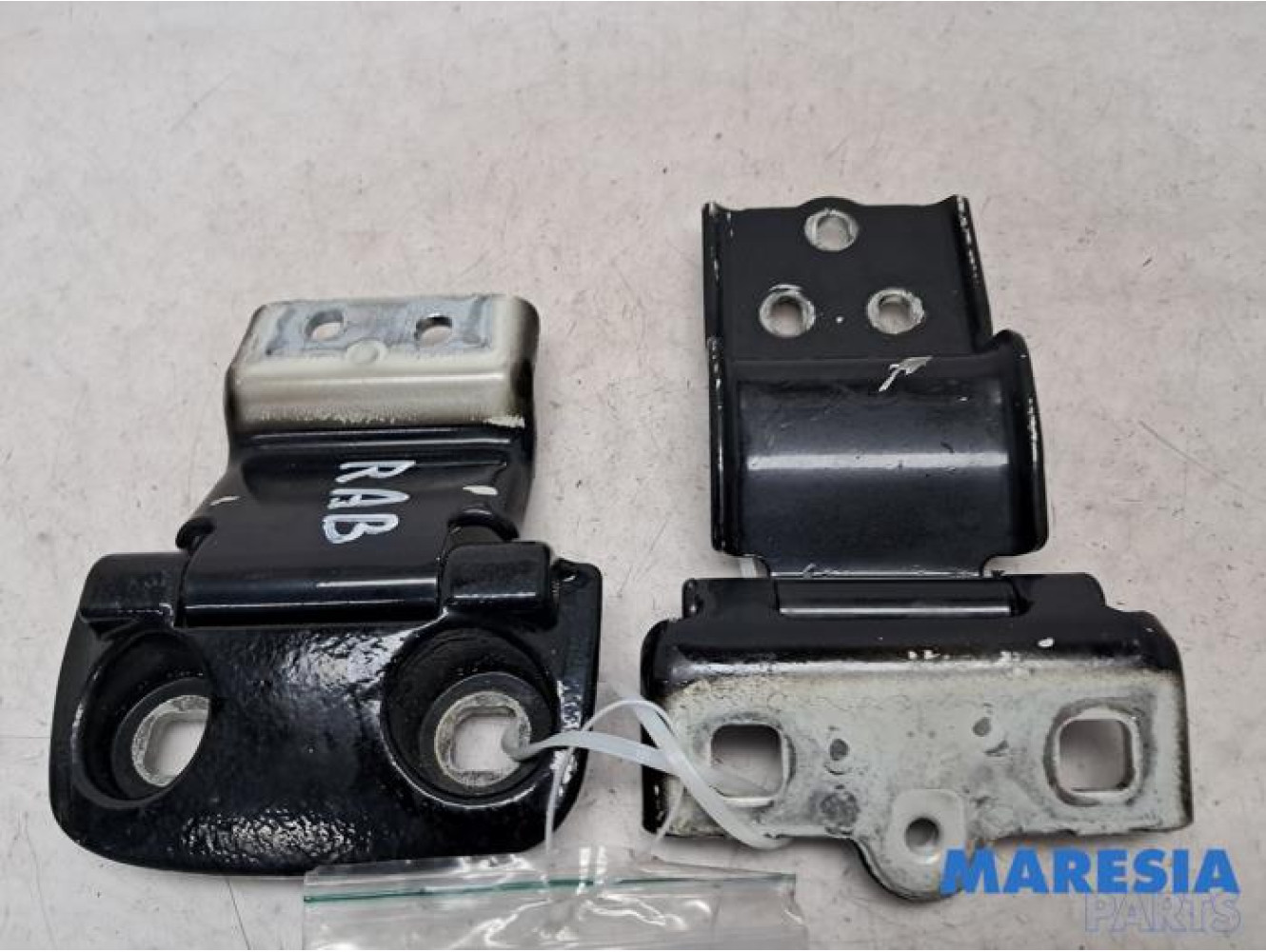 Citroen - Jumper - Rear door hinge, right