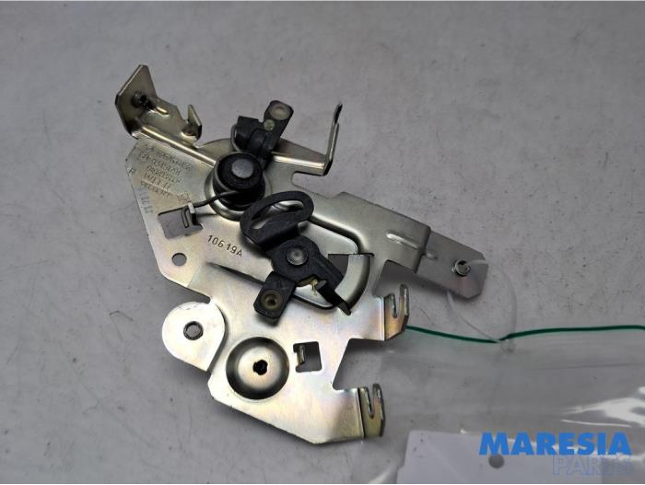 Renault - Trafic - Sliding door lock mechanism, right