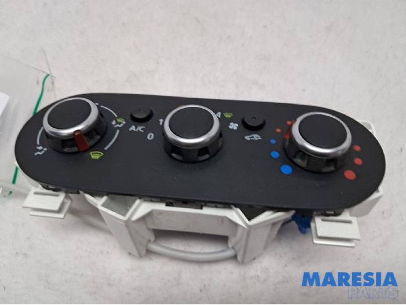 Renault - Trafic - Heater control panel