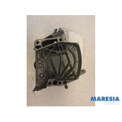 Renault - Kangoo - Engine mount