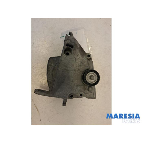 Renault - Kangoo - Engine mount