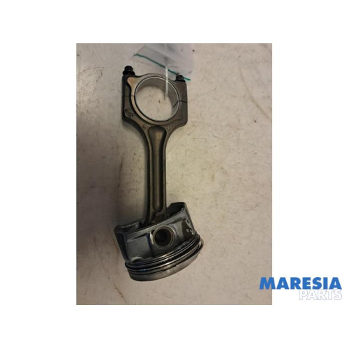 Citroen - DS3 - Connecting rod