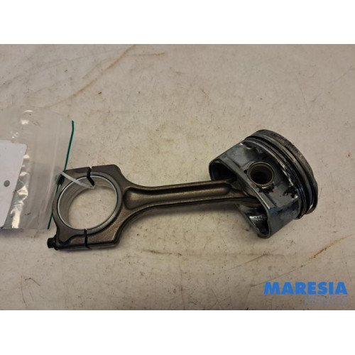 Citroen - DS3 - Connecting rod