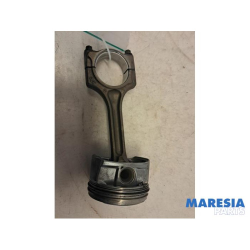 Citroen - DS3 - Connecting rod