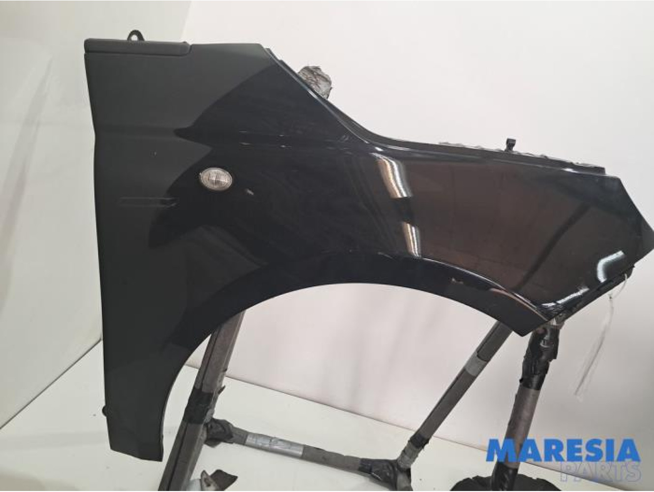 Fiat - 500 - Front wing, right