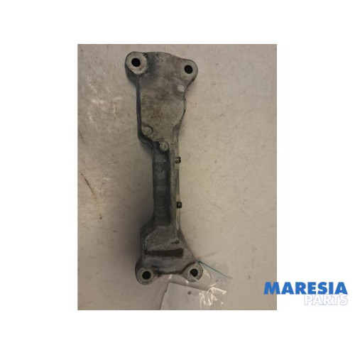 Citroen - DS3 - Engine mount