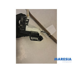 Citroen - Berlingo - Sliding door lock mechanism, right