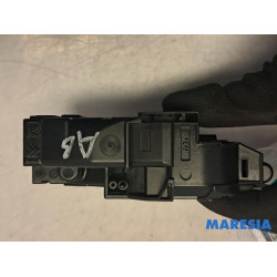 Citroen - Berlingo - Tailgate lock mechanism