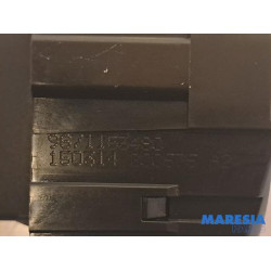 Citroen - Berlingo - Tailgate lock mechanism