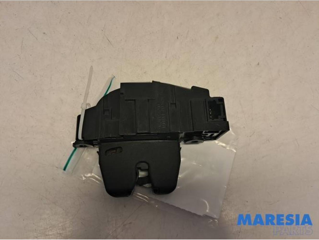 Citroen - Berlingo - Tailgate lock mechanism
