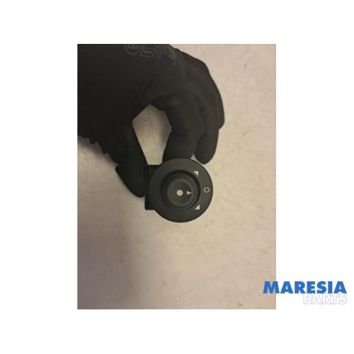 Citroen - Berlingo - Mirror switch