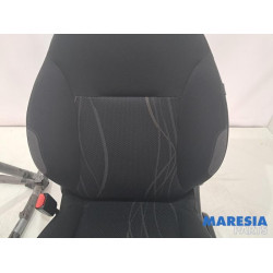 Peugeot - 208 - Sitz links
