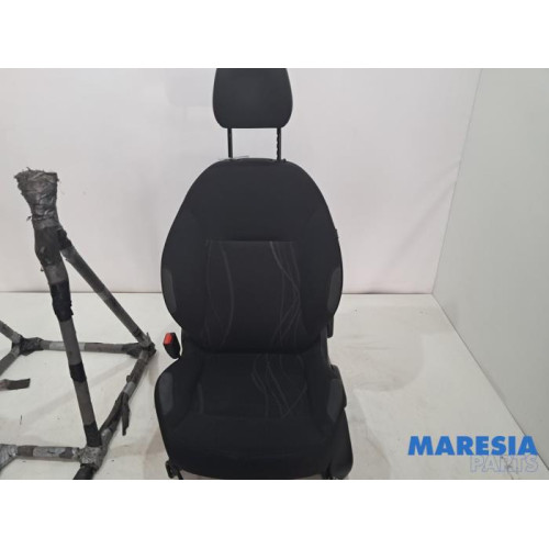 Peugeot - 208 - Sitz links