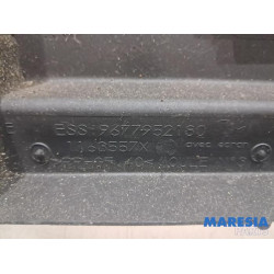 Peugeot - 208 - Front panel