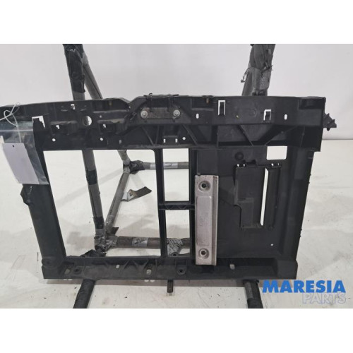 Peugeot - 208 - Front panel
