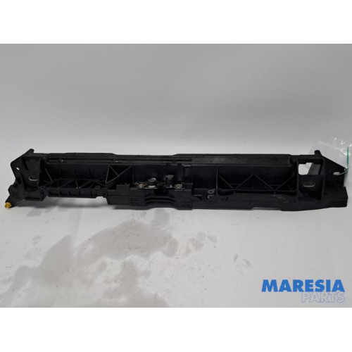 Peugeot - 308 - Lock plate