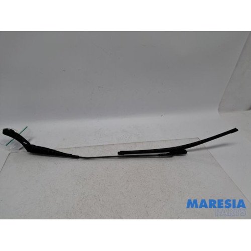 Peugeot - 308 - Front wiper arm